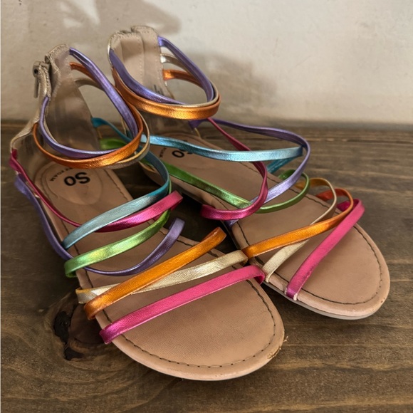 Girls size 1 strappy rainbow sandals - Picture 1 of 6